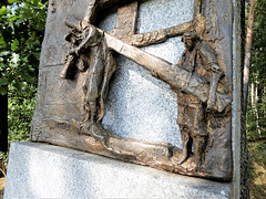 5. Station - Simon von Cyrene hilft Jesus das Kreuz tragen