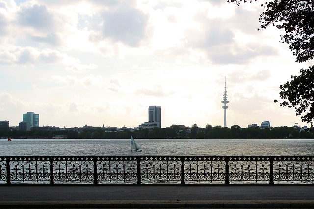 Hamburg am Wasser: Schwanenwik-Brücke