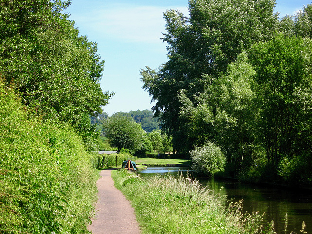 Approaching Bratch Locks on the Staffs and Worcs Canal