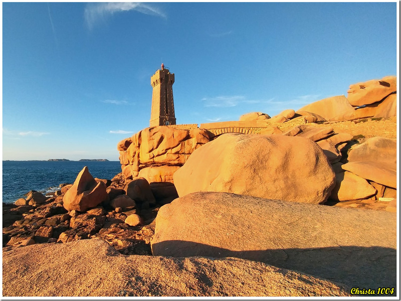 Un phare intégré dans son cadre naturel.