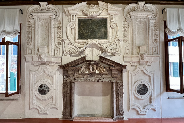 Venice 2022 – Palazzo Grimani – Fireplace