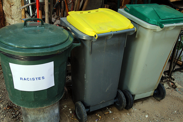 Le tri sélectif c'est bon pour la planète .