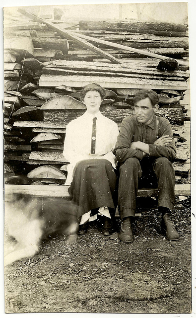 MN1014 BIRCH RIVER - (COUPLE ON BENCH)