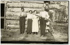 MN1015 BIRCH RIVER - (FOUR FOLKS WITH RIFLE - LONG NOTE)