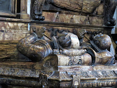 chesterfield church, derbs (7)c16 tomb of sir godfrey foljambe vi +1585 made c.1592