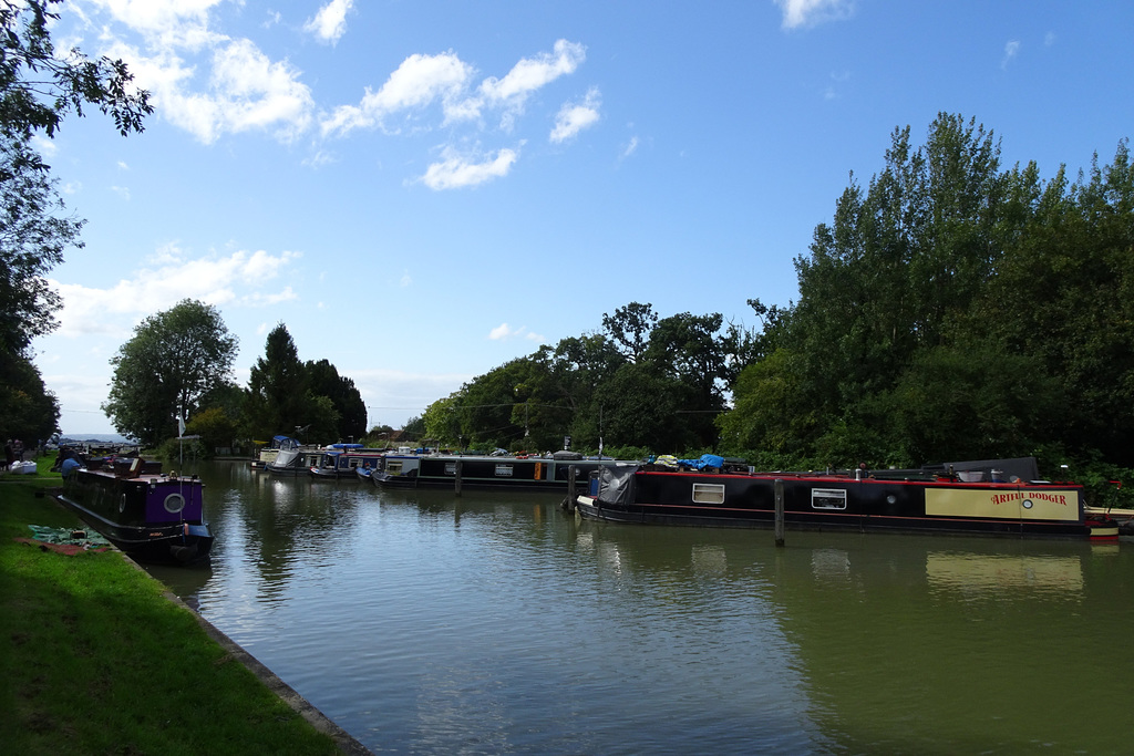 Narrowboats On Caen Hill