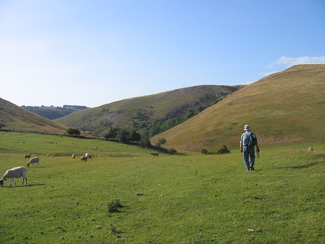Approaching Lin Dale with Thorpe Pasture to the right