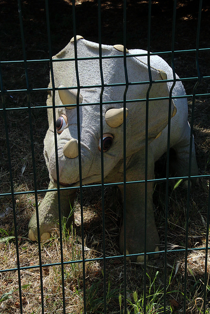 L'abandon d'un dinosaure est un crime , alors un animal de compagnie .....