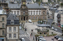 Place des Otages et mairie