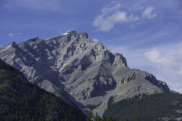 Cascade Mountain (2.998), view from Banff Avenue (© Buelipix)