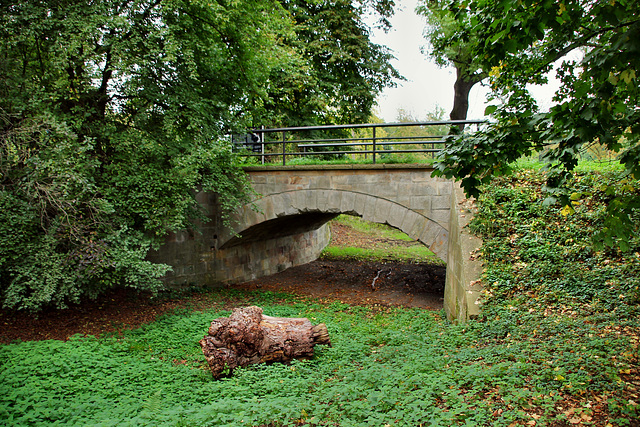 Die Fleuthebrücke des ehemaligen Gahlenschen Kohlenwegs (Gelsenkirchen) / 5.10.2019