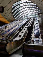PXL 20241015 101616150-001-Canary Wharf Station
