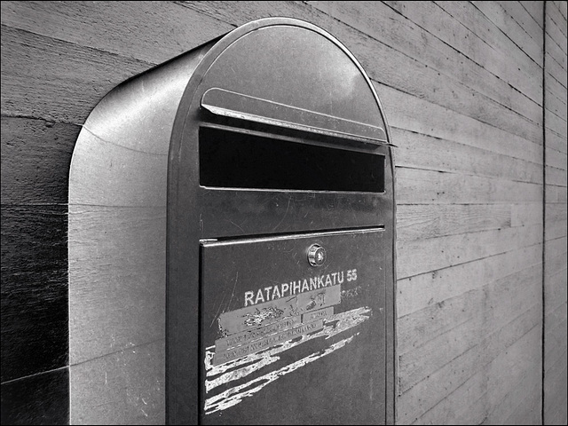 48SH A mailbox/postbox