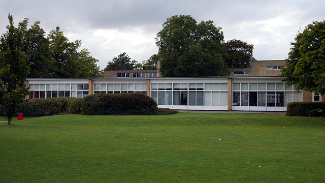 Impington Village College - Classroom wing from E 2014-09-13