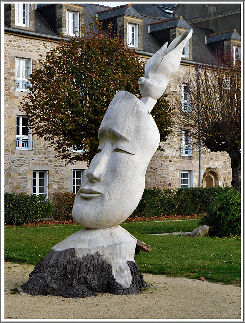 Sculpture à l'abbaye de Saint Jacut de la Mer (22)