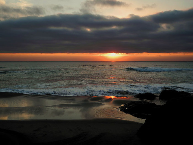 ATARDECER EN EL MAR