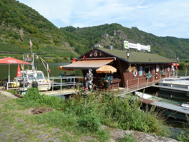 Die Gaststätte der besonderen Art: Zum Klabautermann in Burgen an der Mosel