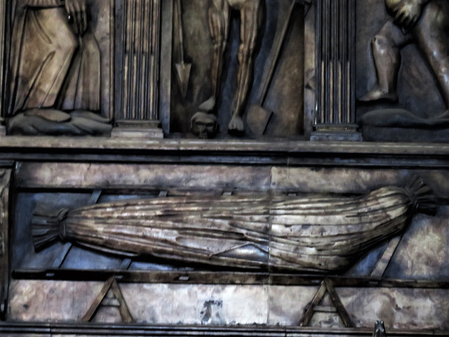 chesterfield church, derbs (26)c16 shroud tomb of godfrey foljambe v + 1559, made c.1592