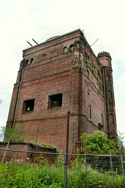 Hintere Ansicht des Malakowturms von Schacht 1 (Zeche Westhausen 1/3, Dortmund-Bodelschwingh) / 11.07.2020