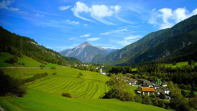 Bündnerland Herbst 23 / Das letzte Emd in Surava GR