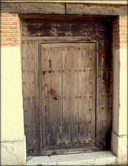 Chinchon. Old door