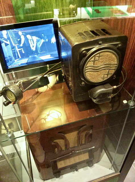 Museum Boerhaave 2014 – Philips car radio