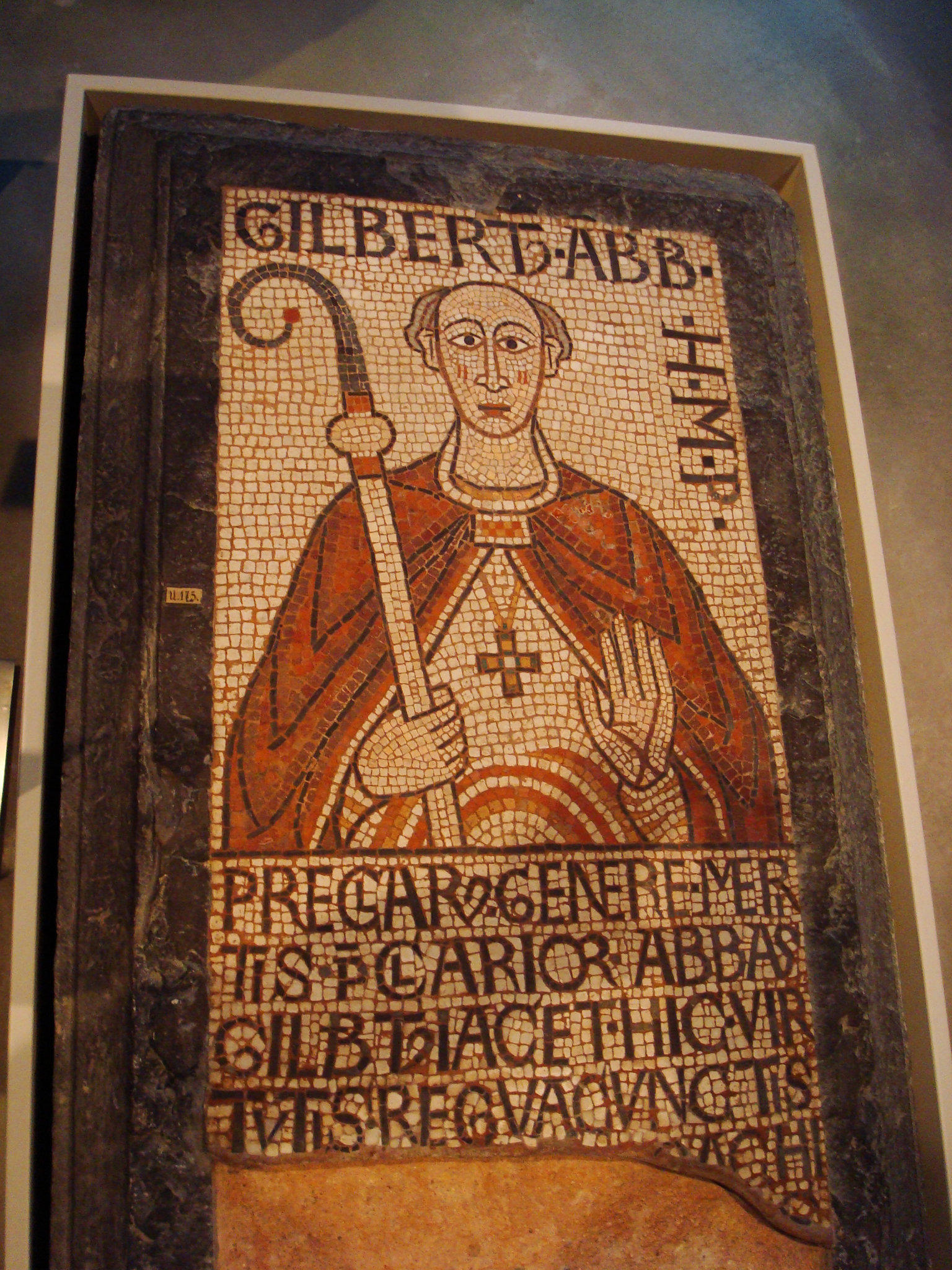 Grabplatte des Abtes Gilbert