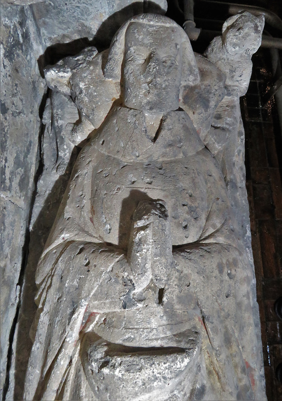 chesterfield church, derbs (37) tomb effigy of a priest, c14