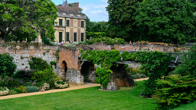 Eltham Palace Gardens