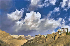 Lumière de fin de journée sur Lamayuru Lumière de fin de journée sur Lamayuru