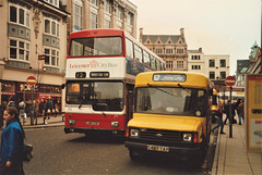 Leicester Citybus 173 (LNR 173N) and Midland Fox M87 (C487 TAY) in Leicester - 26 Jan 1987 (44-22)