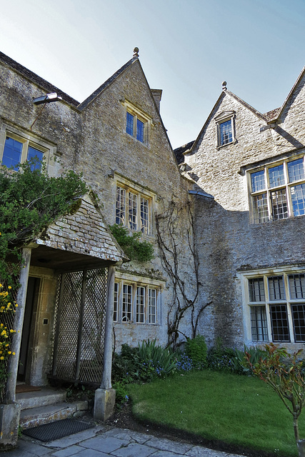 kelmscott manor house, oxon