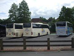 DSCF8228 Tour coaches in Lyndhurst - 30 Jun 2017