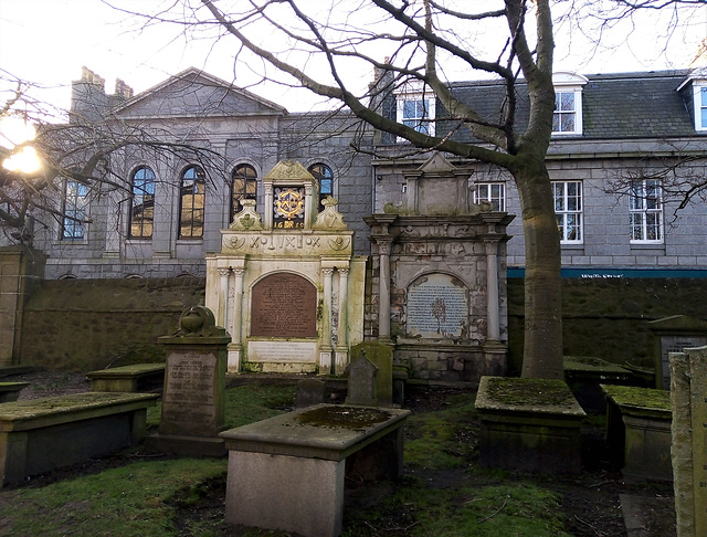 Churchyard - Kirk of St Nicholas Uniting.