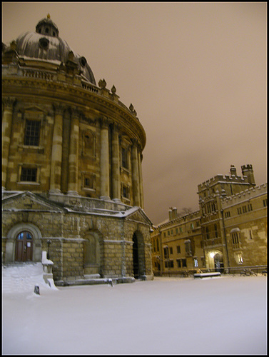 snowy night in Oxford