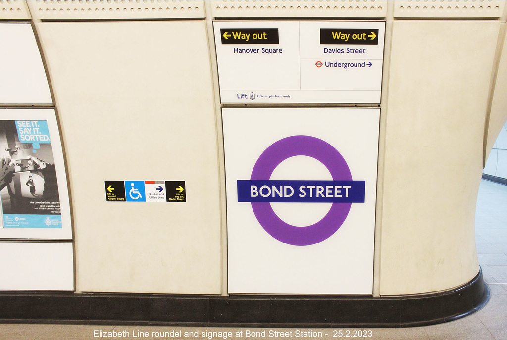 Roundel and signs Elizabeth Line 25 2 2023