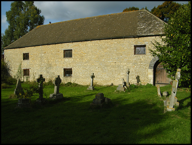 Kirtlington churchyard