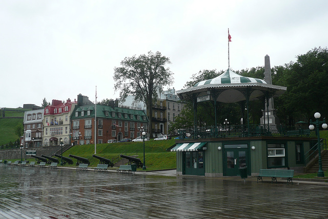 Terrasse Dufferin In The Rain