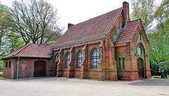 Wilhelmsburger Friedhofskapelle, Ostseite