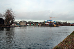 Rhein-Herne-Kanal mit kleiner Hafenanlage (Duisburg-Obermeiderich) / 15.01.2017