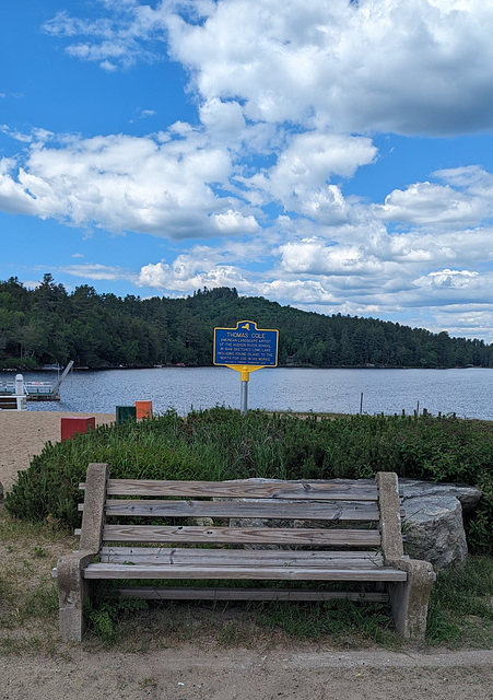 Thomas Cole's  bench / Un banc avec vue dans le dos !