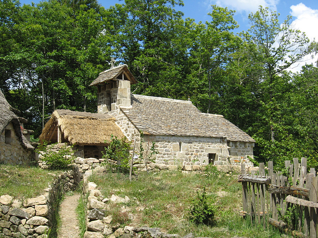 les fermes du moyen âge -la chapelle -