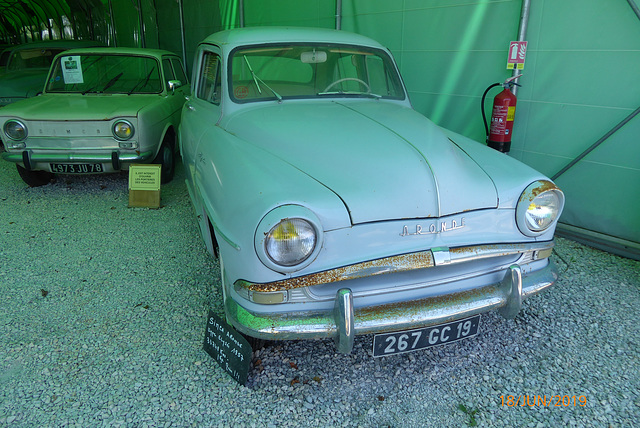 deux anciennes de feu la marqus SIMCA