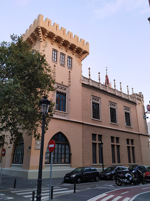 Valencia: palacio de la Exposición, 1