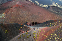 Besucher in der Vulkanlandschaft