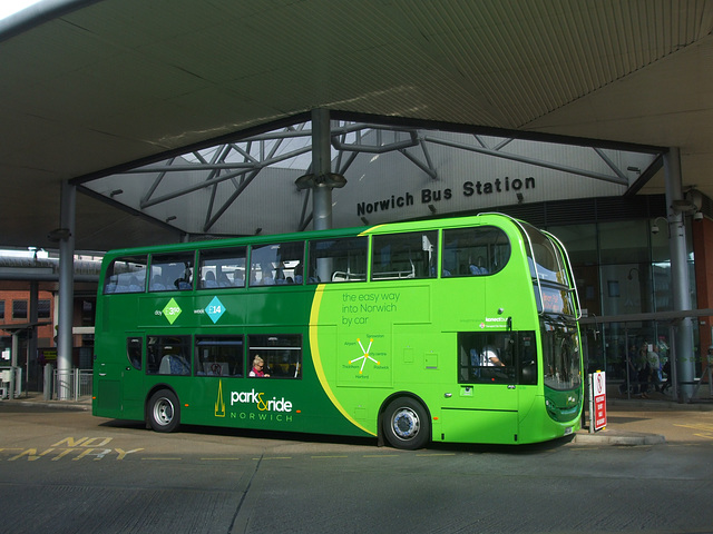 DSCF1516 Konectbus (Go-Ahead) SN65 OAV in Norwich - 11 Sep 2015