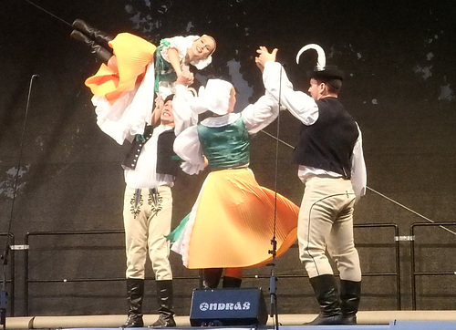 Folklora ensemblo Ondráš el Brno (Suda Moravio)