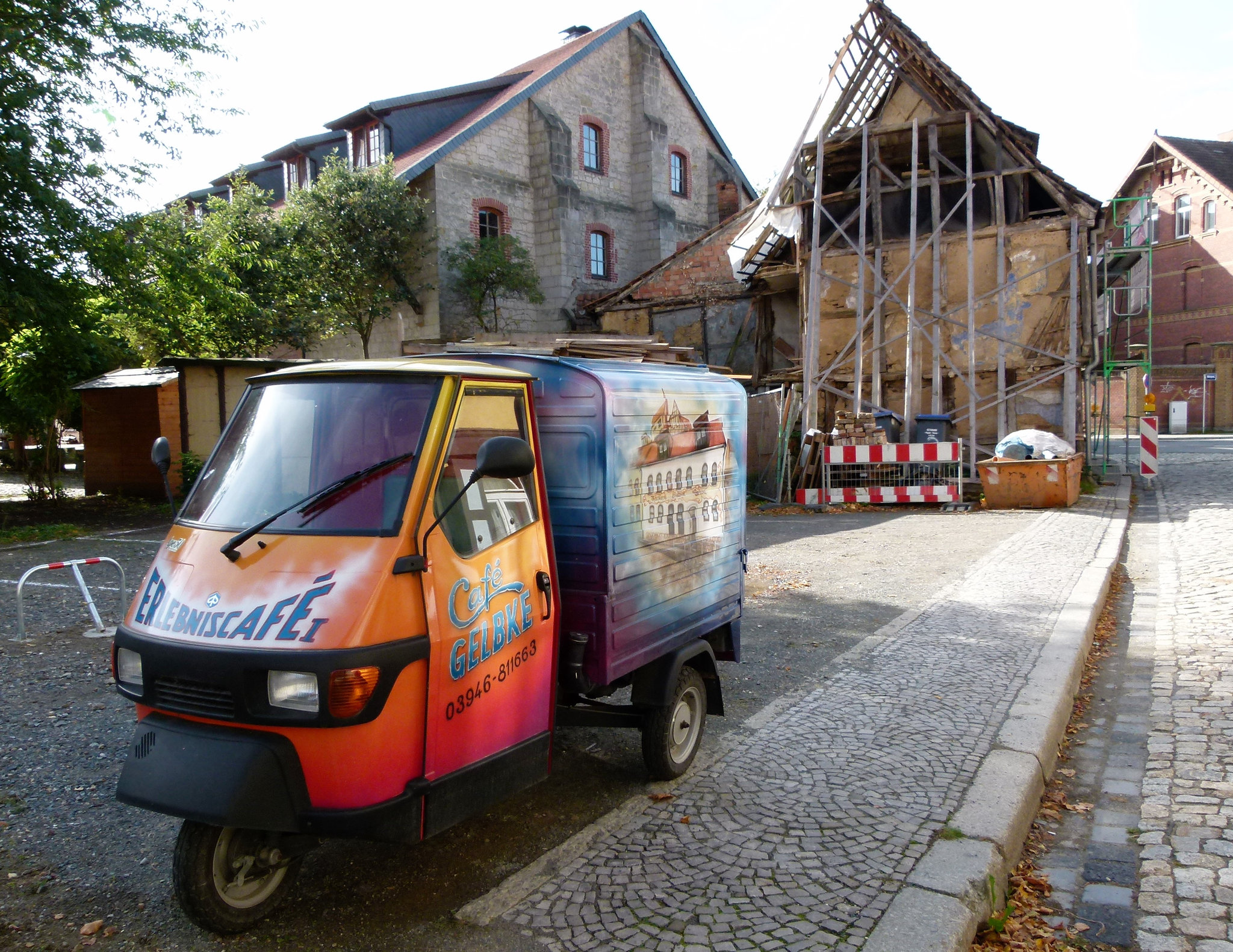 available sizes / embedded codes