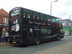 DSCF1403 Transdev Harrogate and District X1 VTD (YJ53 CZY)