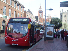 DSCF6663 Carousel Buses (Go Ahead Group) 404 (SM65 LNF) in Reading - 5 Apr 2017